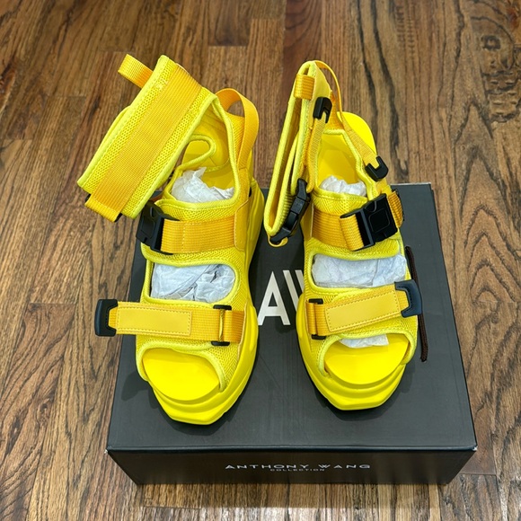 Brand NEW Anthony Wang, Size 9, Yellow - Picture 1 of 4